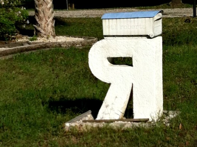 letter R mailbox