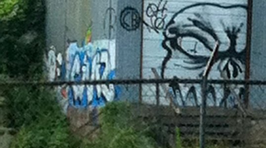 alien graffiti