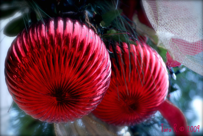 oversized Christmas ornaments
